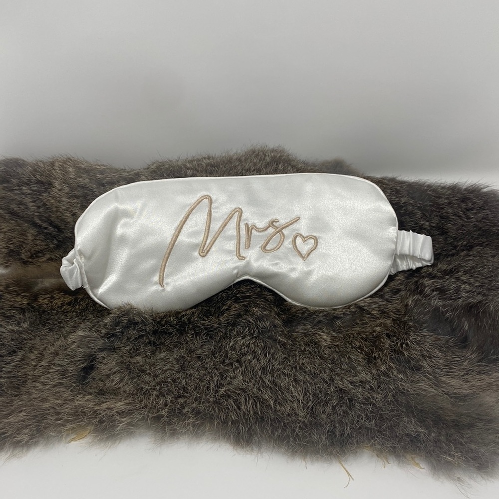 Premium silky sleep beauty mask by Miss to Mrs